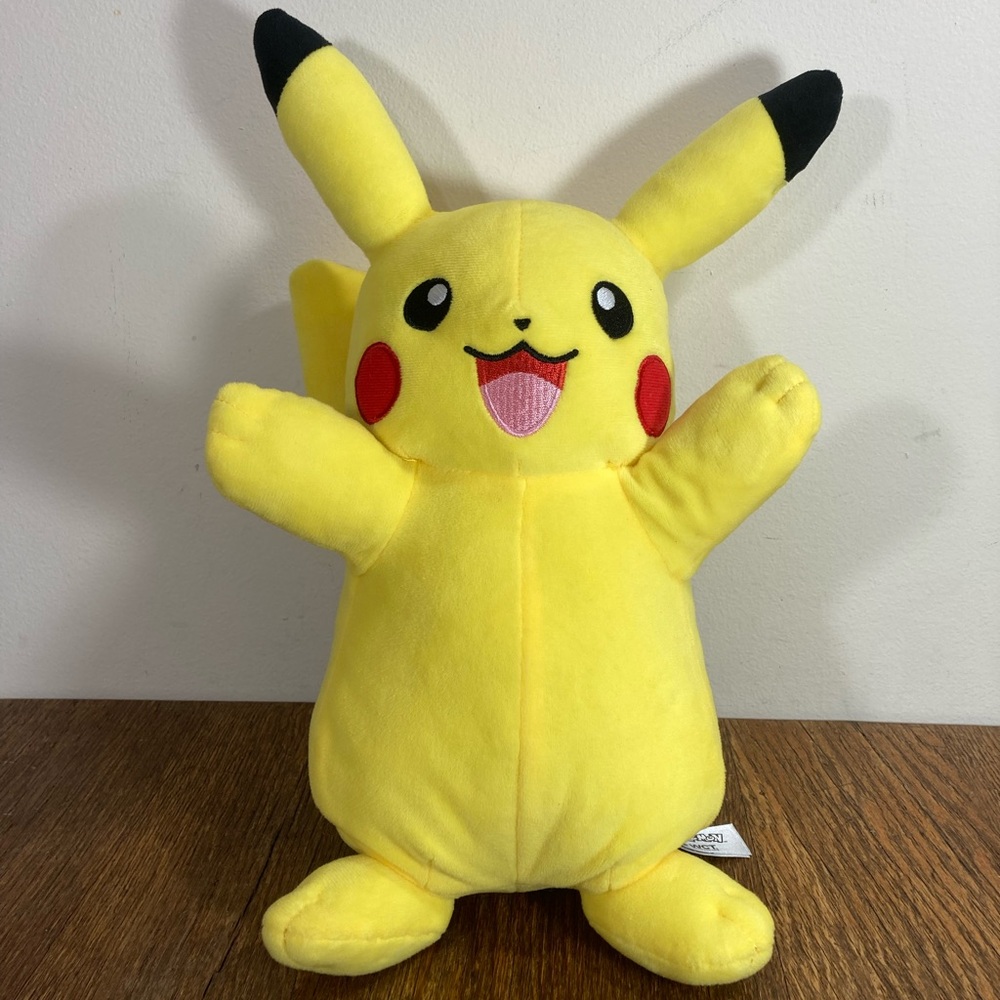 Pokémon Pikachu Lights and Sound Plush